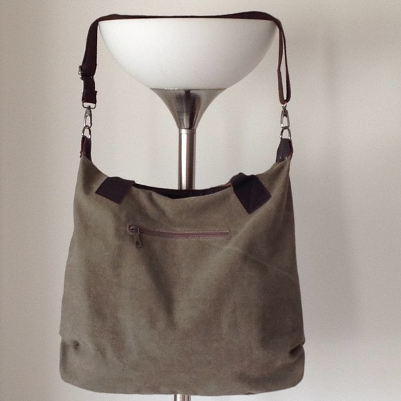 ๐๐บ๐ Grace Callie Designs - Genova Crossbody Bag - Picture 3 of 8